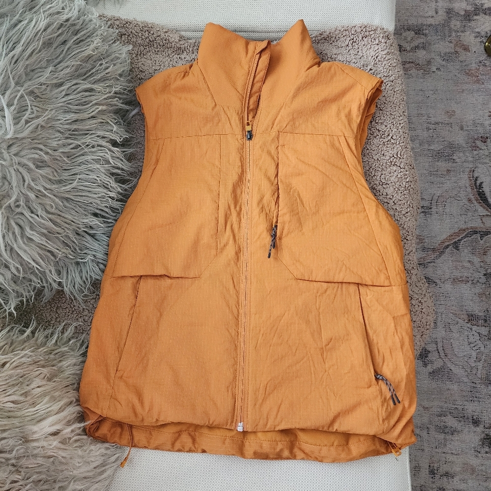 Lululemon Men's Insulated Hiking Vest🤍
